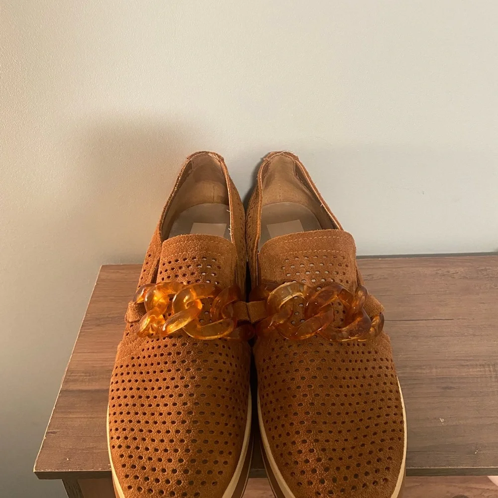 NEW Dolce Vita Jhenee Platform Chain Pecan/Tan Suede SlipOn Shoes Size 8.5 Trend